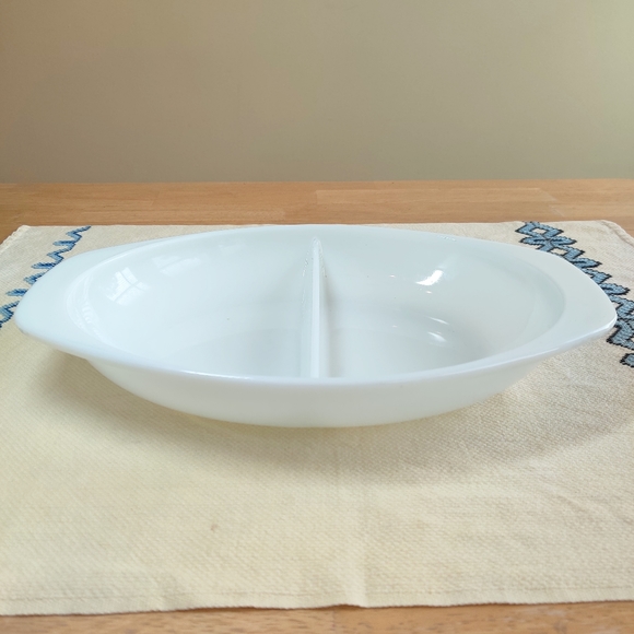 Set of 2 Divided Dishes, FIRE-KING 468 & PYREX 1063 Opal White Milk Glass, Oval - Picture 9 of 16